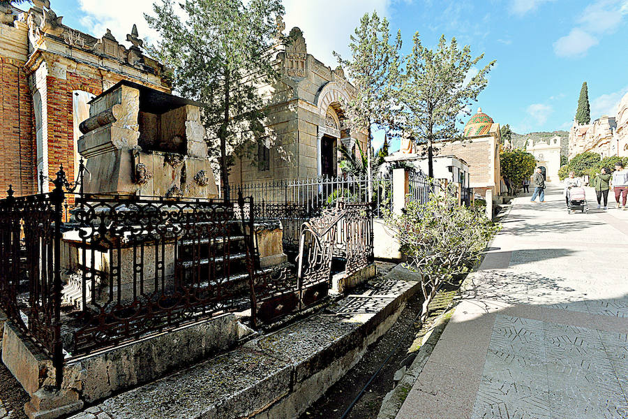 Fotos: El cementerio de Lorca se prepara para Todos los Santos