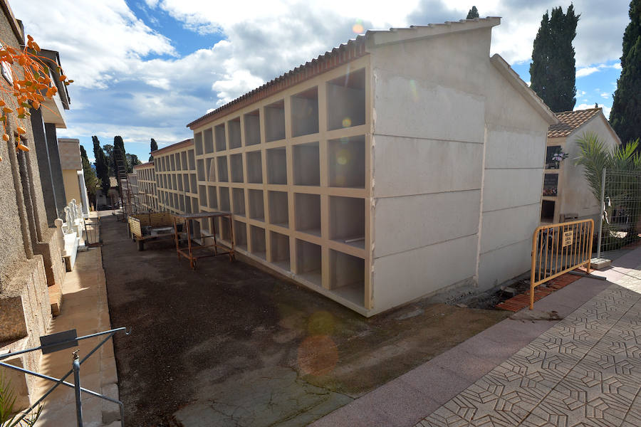 Fotos: El cementerio de Lorca se prepara para Todos los Santos