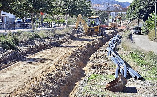 Las obras en la pasarela de la Vía Verde en Los Ramos.