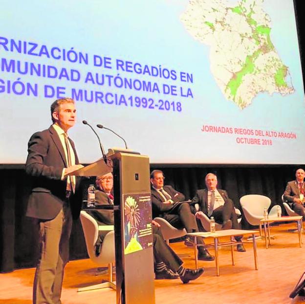 El consejero Del Amor, en la jornada celebrada ayer en Huesca. 