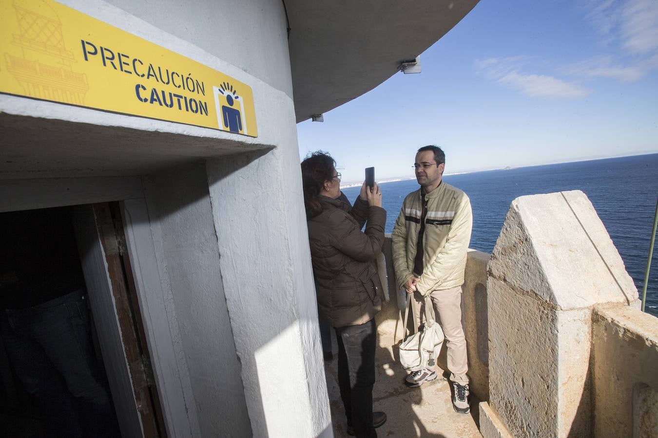 380 personas elegidas por sorteo entre las más de 3.600 solicitantes podrán disfrutar de las visitas al faro de Cabo de Palos, abierto al público por primera vez desde su inauguración en 1865.