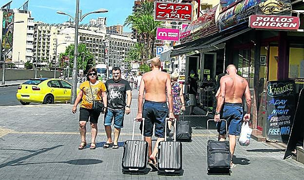 Ocho de los diez destinos favoritos de los británicos están en España. ¿El primero? Benidorm. 