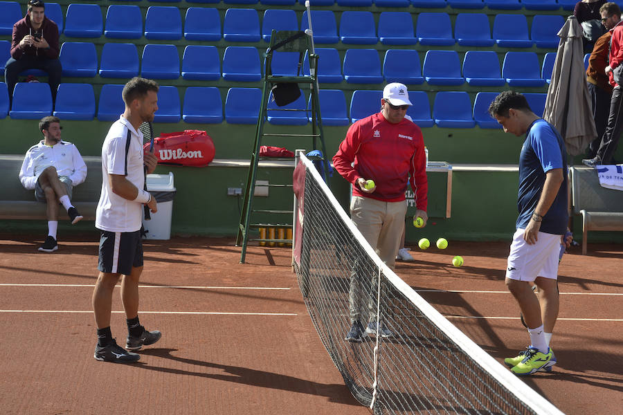 El Club de Tenis Barcino se medirá al Chamartín, mientras que el Club de Tenis Valencia se enfrentará al combinado murciano por un puesto en la final