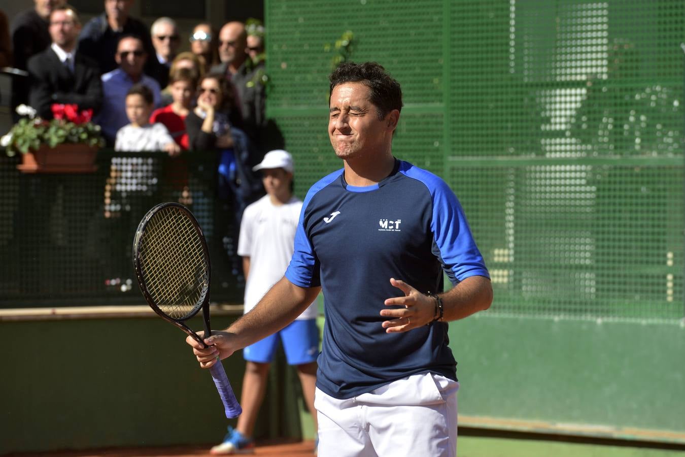 El tenista murciano logro imponerse a Álvaro López (3-6, 6-4, 6-4) en su partido de la final