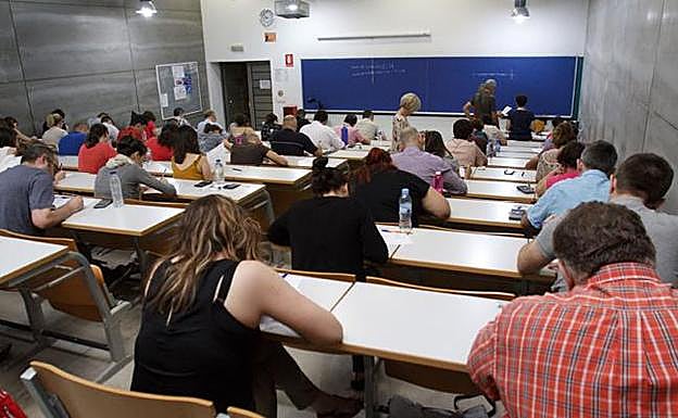 Imagen de archivo de las últimas oposiciones a secundaria en la Región. 
