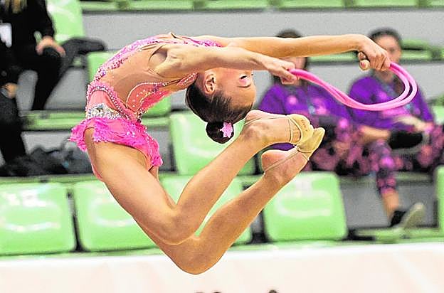 Diferentes momentos de la primera jornada, ayer, de la Copa base individual. 