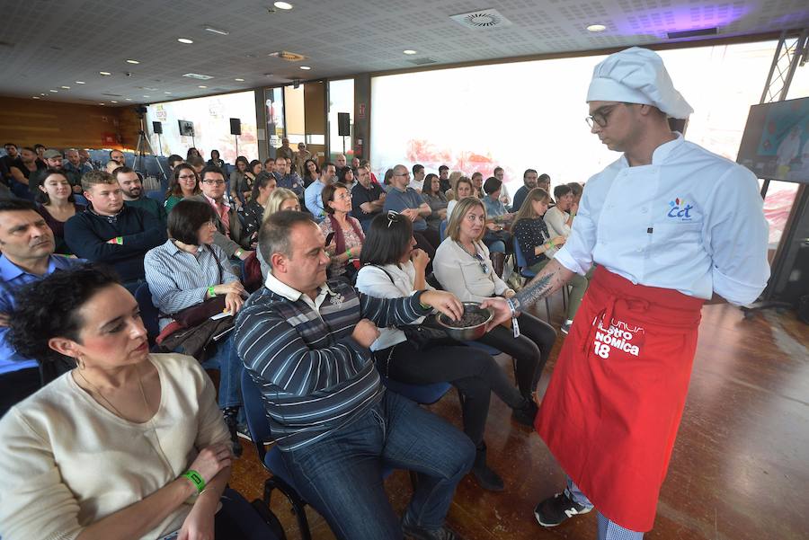 El dulce llegó a Murcia Gastronómica con 'Crúzate al chocolate', la ponencia de Andrés Mármol (La Gloria) y Joaquín Ramos (Las Delicias). 