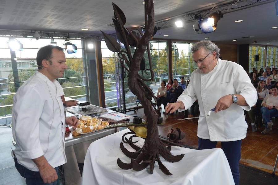 El dulce llegó a Murcia Gastronómica con 'Crúzate al chocolate', la ponencia de Andrés Mármol (La Gloria) y Joaquín Ramos (Las Delicias). 