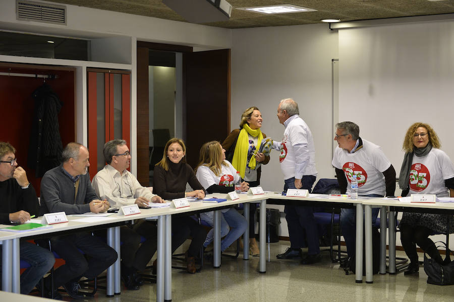 Los sindicatos con representación en la Mesa Sectorial de Educación de la Región, SIDI y UGT, denuncian en rueda de prensa conjunta la injerencia del Gobierno autonómico en las elecciones sindicales del 4 de diciembre para favorecer a sindicatos afines en detrimento de los más reivindicativos