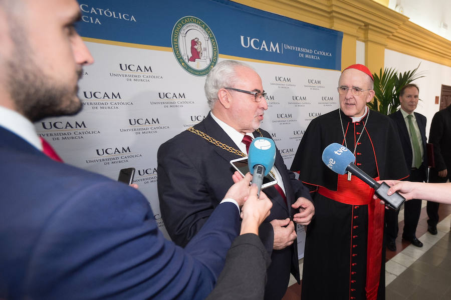 El presidente de la Universidad Católica justifica la ausencia de miembros del Ejecutivo de López Miras en el acto de apertura del curso académico porque «hemos querido estar en paz»