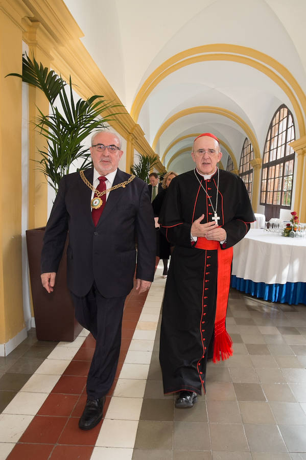 El presidente de la Universidad Católica justifica la ausencia de miembros del Ejecutivo de López Miras en el acto de apertura del curso académico porque «hemos querido estar en paz»