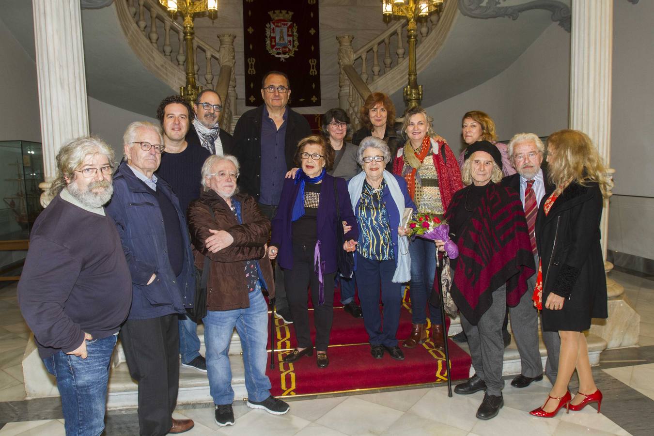 Dionisia García recibió el reconocimiento y el afecto del festival poético Deslinde, que se viene celebrando en Cartagen