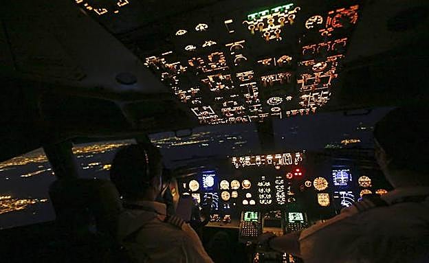 Ovni: La extraña visión de tres pilotos distintos en el cielo: «Fue una luz muy brillante que desapareció a muy alta velocidad»