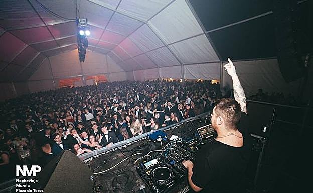 Imagen de la primera edición de Nochevieja Murcia Plaza de Toros.