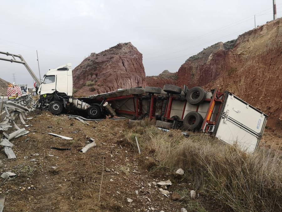 El hombre de 44 años fue estabilizado y trasladado en ambulancia al hospital Rafael Méndez con trauma y hematomas