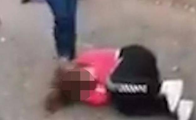 Imagen del vídeo grabado por los agresores de la menor.