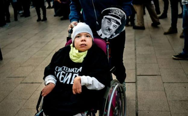 Protestas de familias con discapacitados en Bulgaria. 