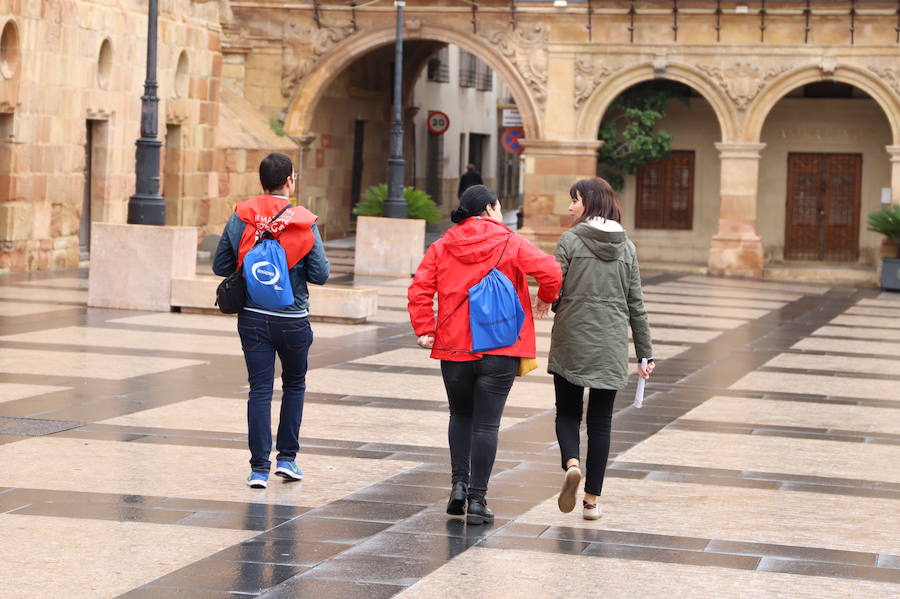 Unos cien fotógrafos participan en este concurso, organizado por 'La Verdad'