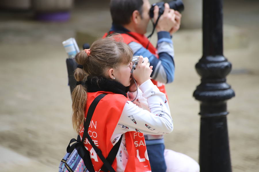Unos cien fotógrafos participan en este concurso, organizado por 'La Verdad'