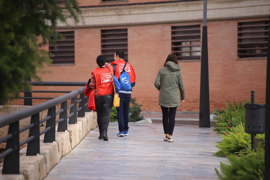 Unos cien fotógrafos participan en este concurso, organizado por 'La Verdad'