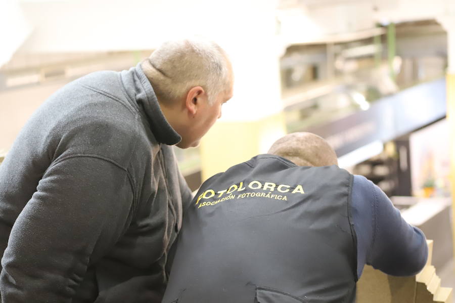 Unos cien fotógrafos participan en este concurso, organizado por 'La Verdad'