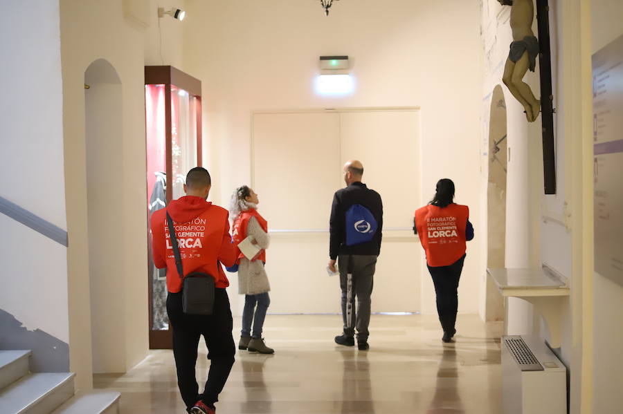 Unos cien fotógrafos participan en este concurso, organizado por 'La Verdad'