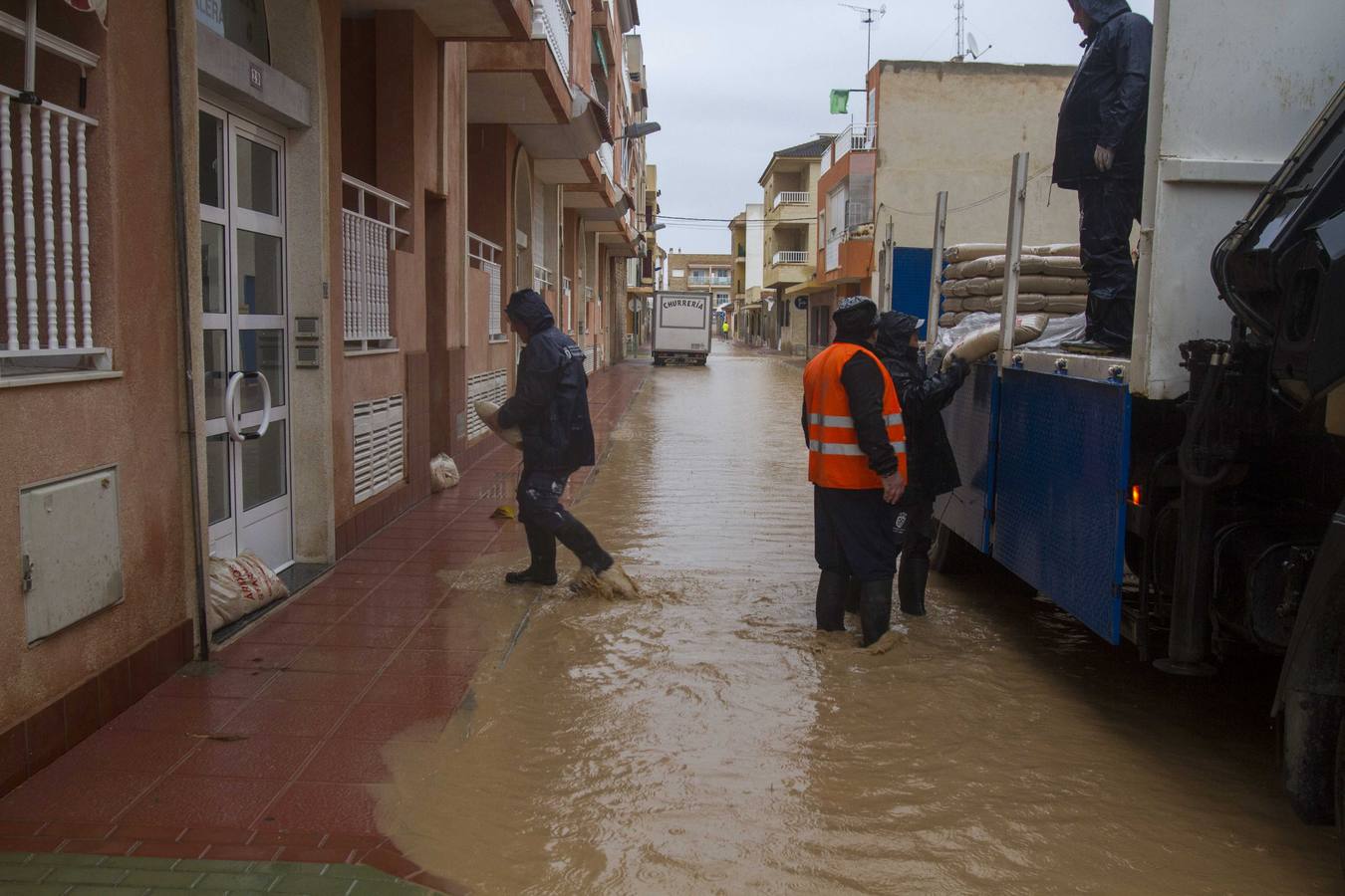 El agua ha hecho estragos en Los Alcázares