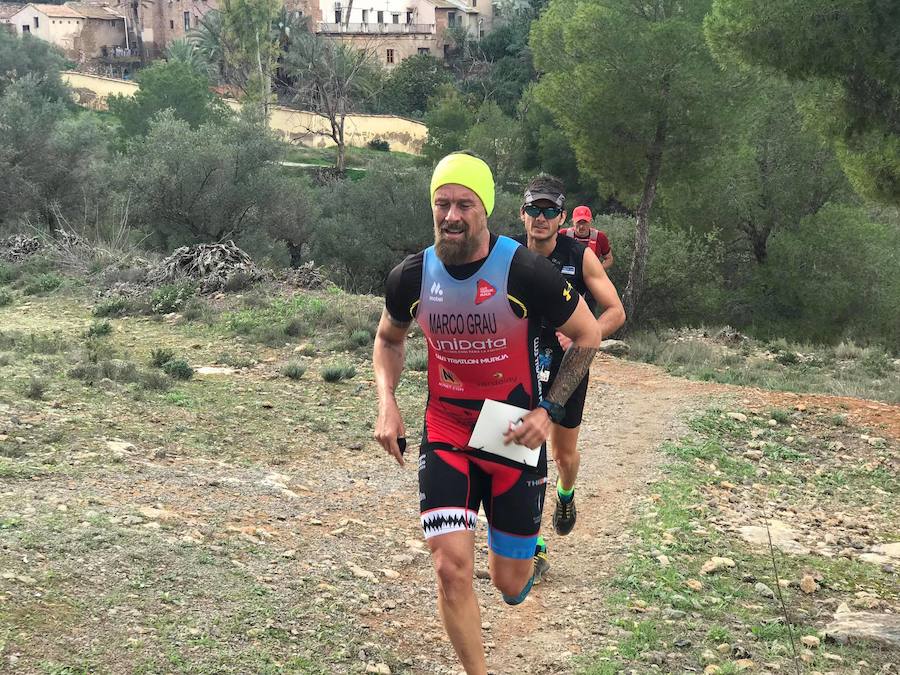 El atleta del Wapaventura se lleva la Anibal Legend con un tiempo de 2:25:38, por los 2:38:21 para la corredora del Espuña Trail