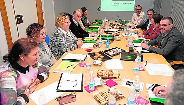 Reunión de los directores de los centros asociados de la UNED, en la sede de Cartagena. 