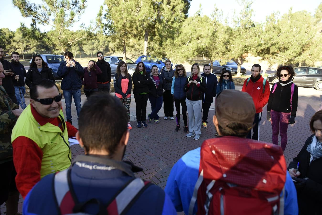 'La Verdad' se une a una excursión organizada por la Concejalía de Juventud por las zanjas defensivas en el Valle Perdido