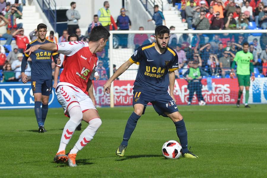 Los universitarios ganaron gracias a los goles de Kilian Grant y de Isi Ros, la expulsión de este último en la segunda parte marcó el dominio final de los de Herrero, que no aprovecharon la superioridad para empatar el encuentro