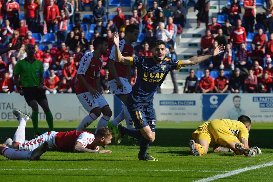 Los universitarios ganaron gracias a los goles de Kilian Grant y de Isi Ros, la expulsión de este último en la segunda parte marcó el dominio final de los de Herrero, que no aprovecharon la superioridad para empatar el encuentro