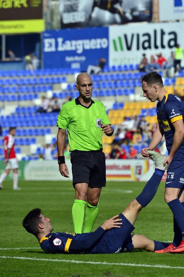 Los universitarios ganaron gracias a los goles de Kilian Grant y de Isi Ros, la expulsión de este último en la segunda parte marcó el dominio final de los de Herrero, que no aprovecharon la superioridad para empatar el encuentro