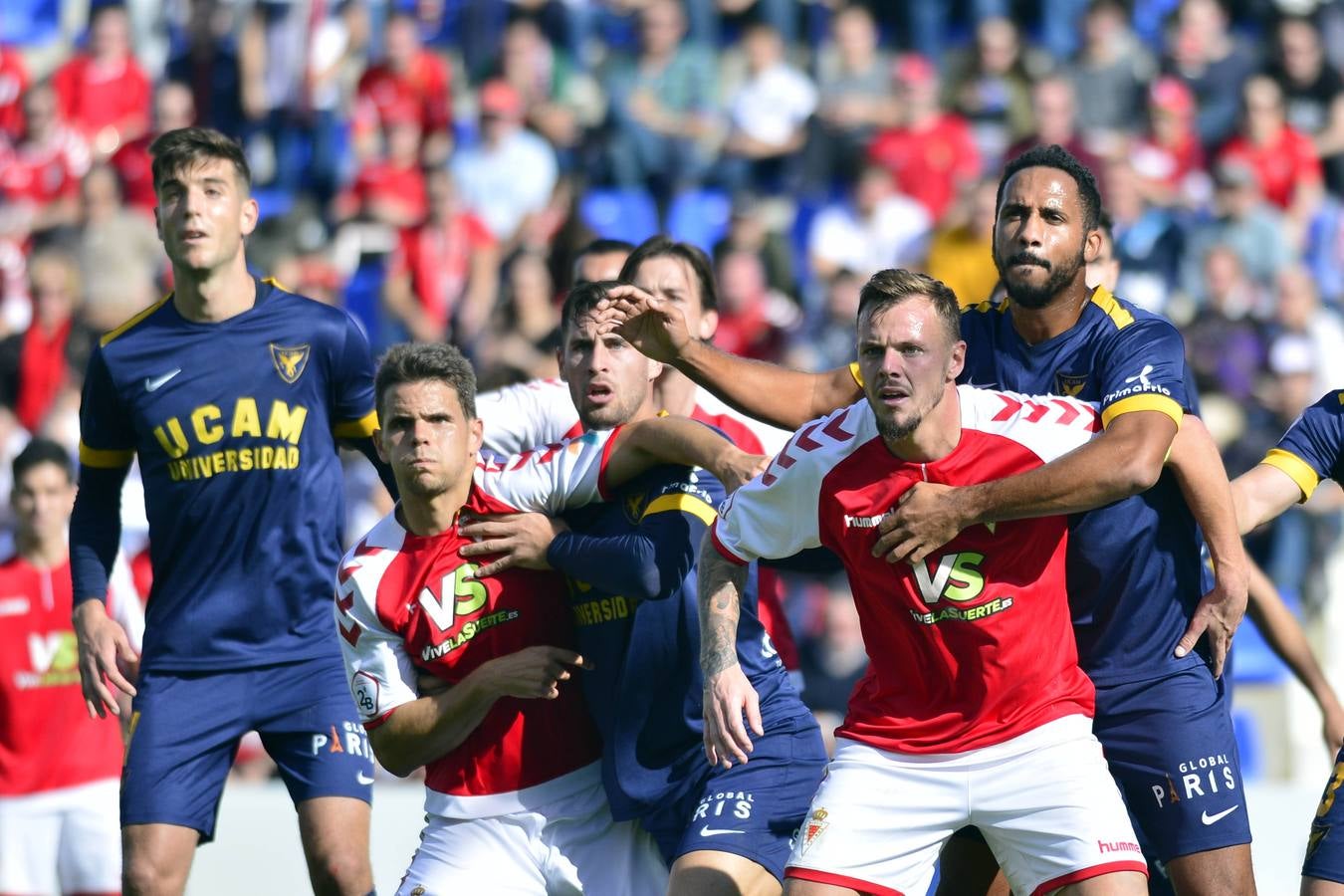 Los universitarios ganaron gracias a los goles de Kilian Grant y de Isi Ros, la expulsión de este último en la segunda parte marcó el dominio final de los de Herrero, que no aprovecharon la superioridad para empatar el encuentro