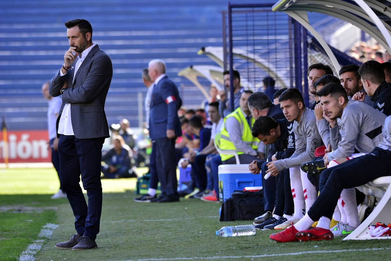 Los universitarios ganaron gracias a los goles de Kilian Grant y de Isi Ros, la expulsión de este último en la segunda parte marcó el dominio final de los de Herrero, que no aprovecharon la superioridad para empatar el encuentro