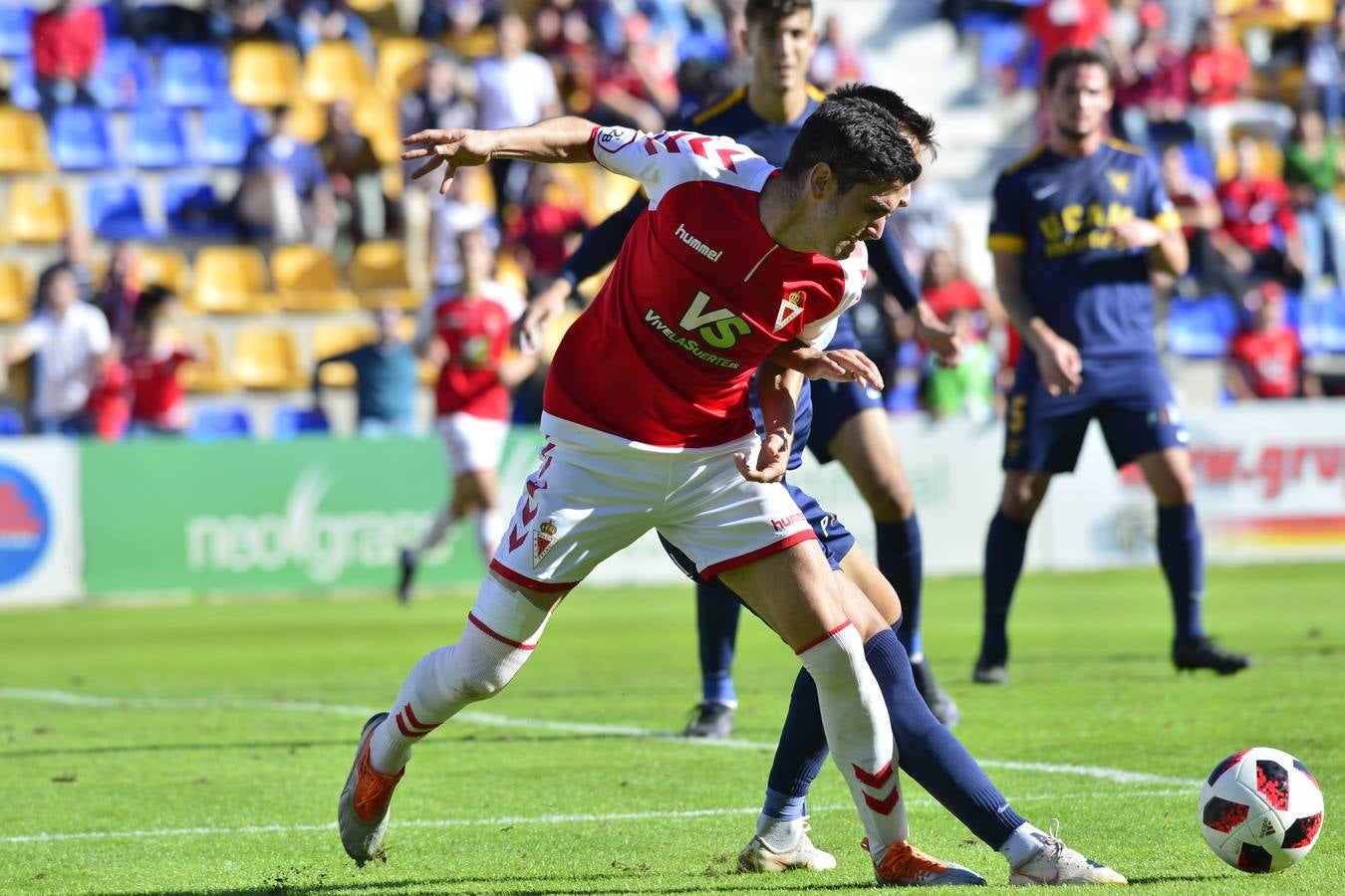 Los universitarios ganaron gracias a los goles de Kilian Grant y de Isi Ros, la expulsión de este último en la segunda parte marcó el dominio final de los de Herrero, que no aprovecharon la superioridad para empatar el encuentro