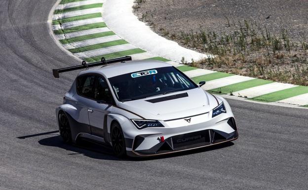 Gené: «El Cupra E-Racer acelera como un coche de Scalextric»