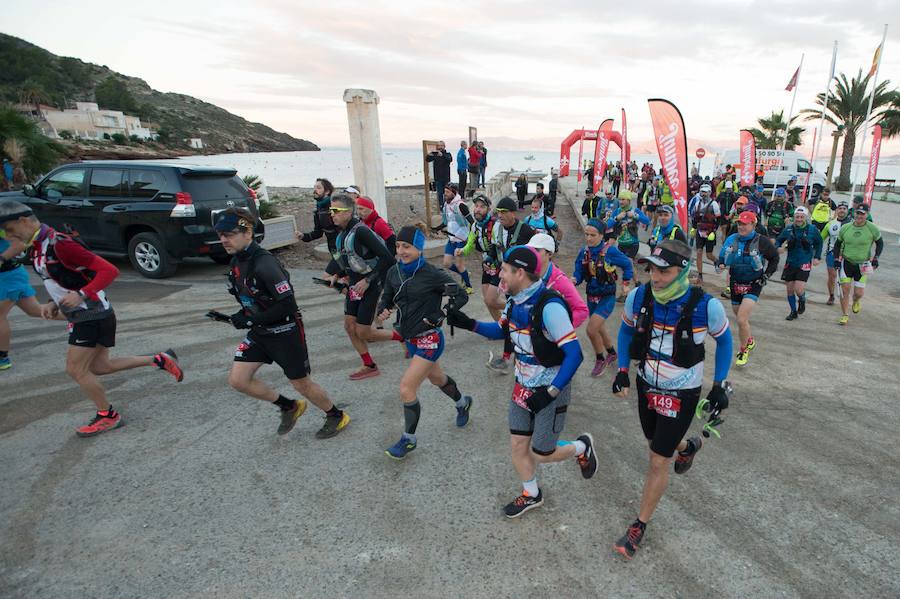 Repite triunfo en el maratón, por delante de Manuel López, que se abrió la cabeza al chocar contra una señal de tráfico