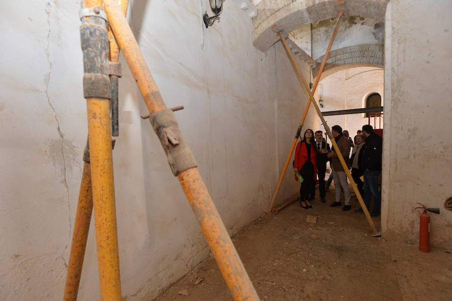 Según adelantó la consejera de Cultura, Miriam Guardiola, el edificio será un espacio multifuncional que acogerá espectáculos culturales, deportivos, eventos comerciales y de ocio