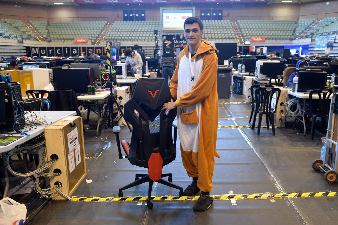 Los participantes disfurtan de la mayor vellocidad de navegación por internet además de casi un centenar de actividades en el Palacio de los Deportes 