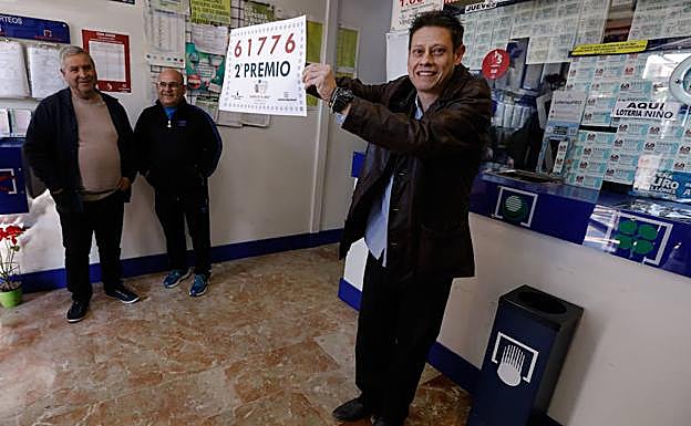 Celebración del segundo premio en Fortuna.