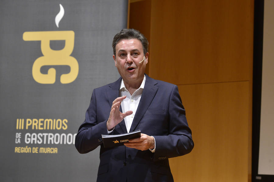 El Auditorio Víctor Villegas se llena de sentimientos desbordados en la ceremonia de entrega de la tercera edición de los Premios de Gastronomía convocados por 'La Verdad'