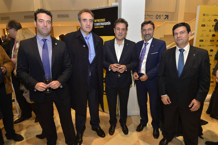 El Auditorio Víctor Villegas se llena de sentimientos desbordados en la ceremonia de entrega de la tercera edición de los Premios de Gastronomía convocados por 'La Verdad'