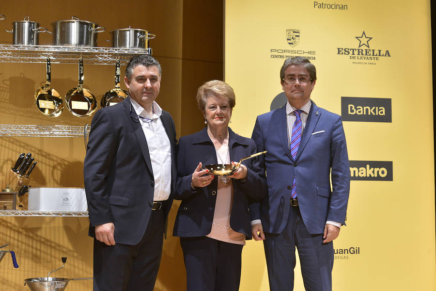 El Auditorio Víctor Villegas se llena de sentimientos desbordados en la ceremonia de entrega de la tercera edición de los Premios de Gastronomía convocados por 'La Verdad'