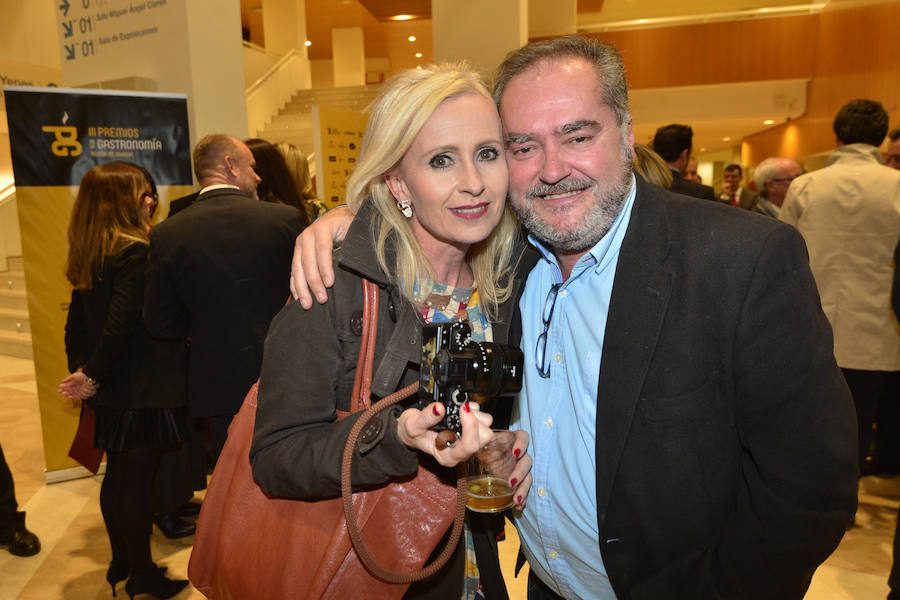 El Auditorio Víctor Villegas se llena de sentimientos desbordados en la ceremonia de entrega de la tercera edición de los Premios de Gastronomía convocados por 'La Verdad'