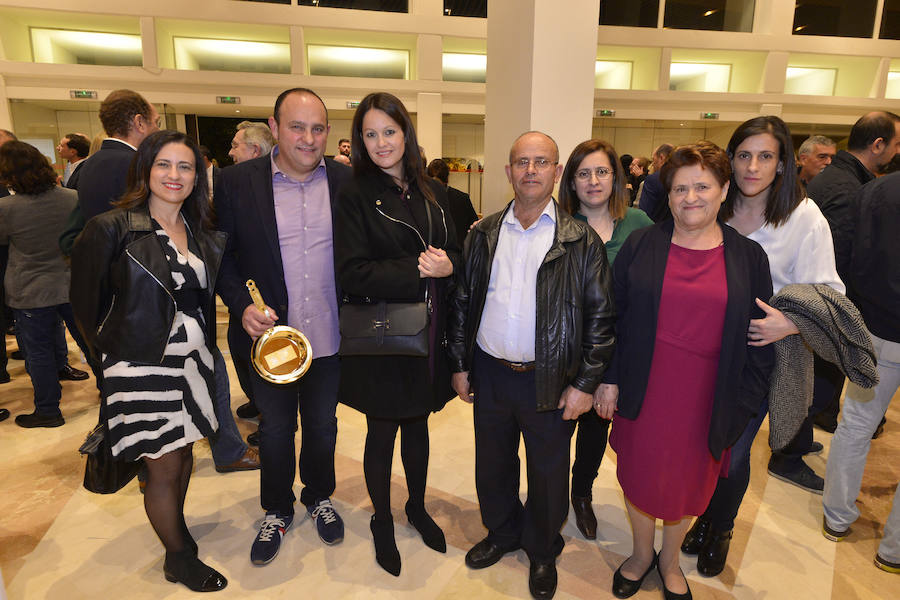 El Auditorio Víctor Villegas se llena de sentimientos desbordados en la ceremonia de entrega de la tercera edición de los Premios de Gastronomía convocados por 'La Verdad'