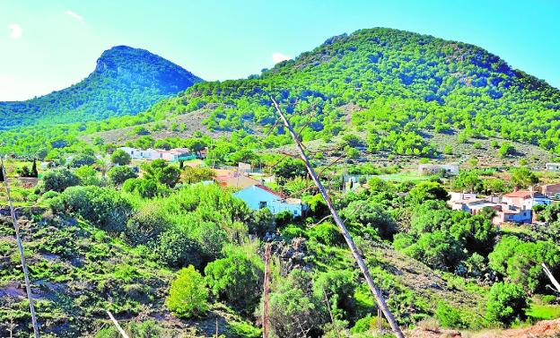 Caseríos del núcleo rural de Las Cobaticas, en pleno Parque Regional de Calblanque. 