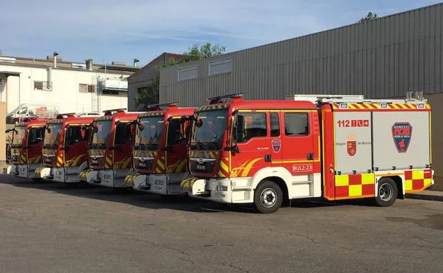 Los nuevos camiones de bomberos, en los talleres del CEIS de Molina.