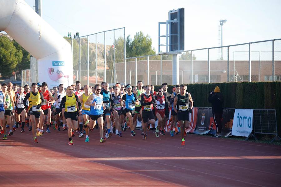 El corredor de Baréin y la etíope ganan con autoridad la carrera en el Altiplano | La prueba, incluida en el calendario de campo a través de la Federación Española, reunió a 2.000 atletas de catorce categorías 