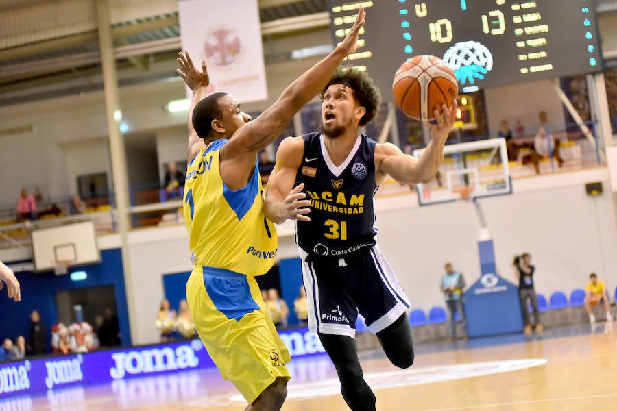 El UCAM mantiene a sus seguidores en vilo durante un encuentro muy reñido